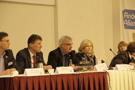 5._Podiumsga__ste_auf_dem_10._BDM_Milchbauerntag_2017.jpg